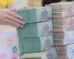 Lãi suất tiết kiệm giảm nhanh