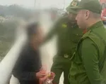 Công an Hà Nội kịp thời ngăn chặn nam thanh niên có ý định nhảy cầu