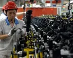 Trung Quốc: Ngành công nghiệp tăng trưởng trở lại trong bối cảnh thuế quan bủa vây