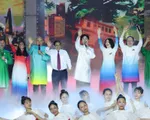 50 nghệ sĩ tham gia MV 'Con đường ta chọn' Bật mí ý nghĩa bộ sưu tập áo dài của đại sứ, phu nhân trong cầu truyền hình "Vang mãi khúc khải hoàn"