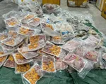 Thực phẩm 'bẩn', không rõ nguồn gốc ngập các kho hàng ở Thái Nguyên