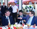 Hai Thủ tướng Việt Nam - Nhật Bản thưởng thức cà phê, tham quan Bảo tàng Lịch sử