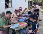 “Quái xế nhí” chuẩn bị mở giải đua xe trái phép, công an ập đến bắt giữ