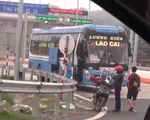 Mất an toàn đón trả khách tại nút giao cao tốc Nội Bài - Lào Cai