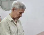 Thầy dạy đàn xâm hại bé gái lĩnh 7 năm 6 tháng tù