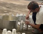 Phá đường dây chiết nước hoa 
