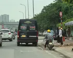 Xử phạt hàng loạt ô tô dừng đỗ, đón trả khách sai quy định ở Hà Nội
