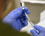 Mỹ bỏ khuyến cáo tiêm vaccine COVID-19 cho trẻ em và thai phụ khỏe mạnh