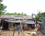Nhiều hộ dân vùng sạt lở ở Hòa Bình sống tạm bợ suốt nhiều năm