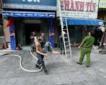 Cháy quán lẩu gà ở TP Hồ Chí Minh, cảnh sát giải cứu 7 người thoát nạn