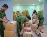 Lật tẩy “đế chế” kem trộn livestream, phát hiện hơn 10 tấn mỹ phẩm không rõ nguồn gốc