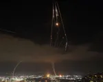 Israel tấn công sâu vào Iran, cơ sở hạt nhân ngầm của Tehran có thể đã phát nổ