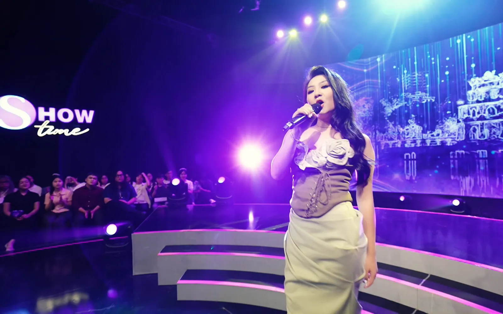 Tuimi: Vietnamese-German Singer-Songwriter
