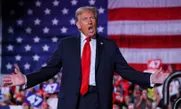 Chứng khoán Mỹ và giá dầu cùng sụt giảm vì kế hoạch áp thuế quan của ông Trump