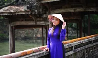 Hue's gracefulness seen through the traditional Ao dai