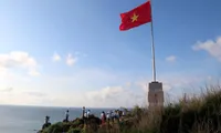 Sovereignty flag pole unveiled on Phu Quy Island