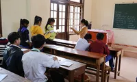 Border guards sponsor students