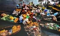 Southern folk music performed at Can Tho’s floating markets