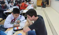 US volunteers help Vietnamese children