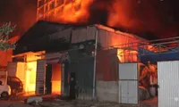 Fire destroys storehouse in HN’s Bắc Từ Liêm