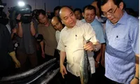 PM visits fishermen in Thua Thien-Hue, Quang Tri provinces