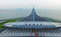 World's longest bridge opens to public