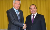 Prime Minister meets with Singaporean President