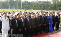 Officials pay tribute to President Ho Chi Minh on birthday anniversary