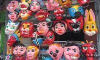 Hanoi artisans preserve mid-autumn traditional paper masks