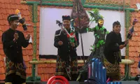 Indonesia's plastic puppets teach children to protect the environment