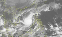 Typhoon Nakri makes way towards Khanh Hoa, Quang Ngai