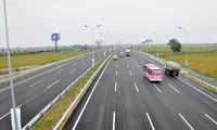 Vietnam calls for investment into North-South Expressway