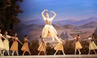 Ballet Giselle performed in Hanoi to mark Russia’s National Day