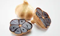 Vietnam successfully produces black garlic medicine