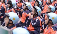 Helmeted children set new world record