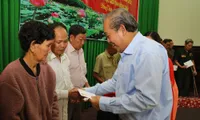 High ranking officials visit poor households in Long An province