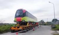 First train for Nhon-Hanoi Station line arrives in Hanoi