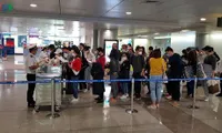 COVID-19: Overloaded airport stops receiving Vietnamese returnees