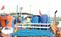 Tra Vinh: Over 210 fishing vessels equipped with monitoring devices