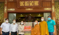 Vietnam Buddhist Sangha presents six ventilators to Ho Chi Minh City