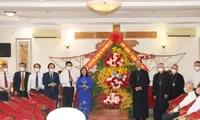 Party official extends Xmas greetings to Catholics of Xuan Loc Diocese