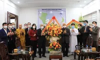 Front leader congratulates Bac Ninh Diocese on Christmas