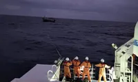 Fishermen in distress amid bad weather successfully rescued