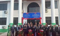 Phu Tho province hands over anti-malaria centre to Lao locality