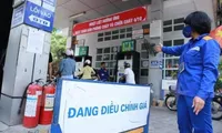 Petrol prices down by 1,500 VND per litre under latest adjustment