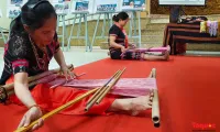 Programme introduces brocade weaving craft of Co Tu ethnic people