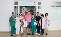 British COVID-19 patients return and thank Vietnamese doctors