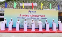 Breakthrough for Nui Vung Tunnel on Cam Lam-Vinh Hao Expressway