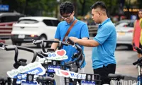 Hanoi officially launches public bicycle and electric bike service