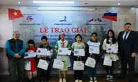 Winners of the Vietnam-Russia painting contest honoured